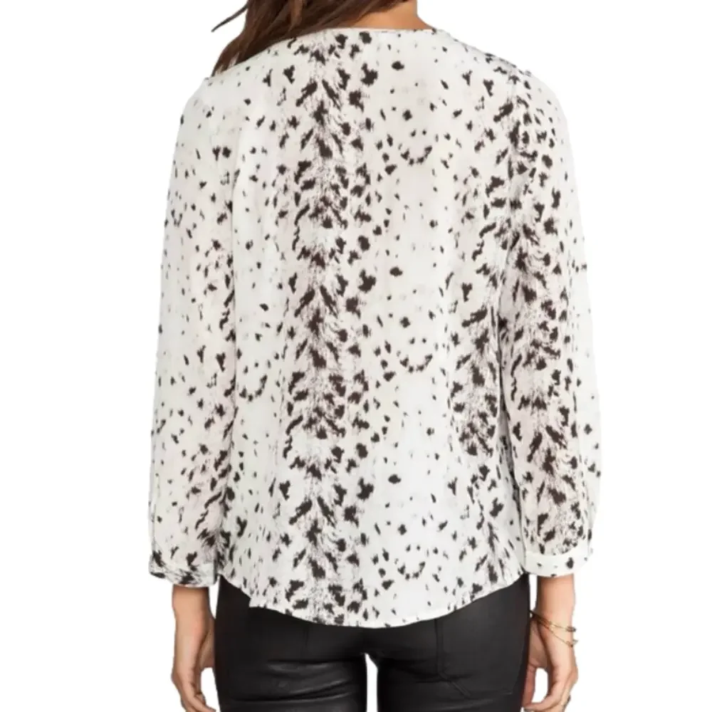 Joie Snow Leopard Print Silk Purine Blouse in New Moon, Size Small - Picture 3 of 9